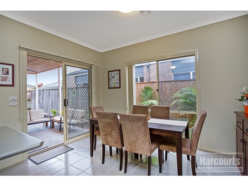 12 Lagoon Row, Officer VIC 3809