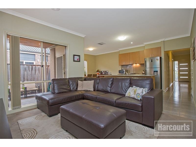 12 Lagoon Row, Officer VIC 3809