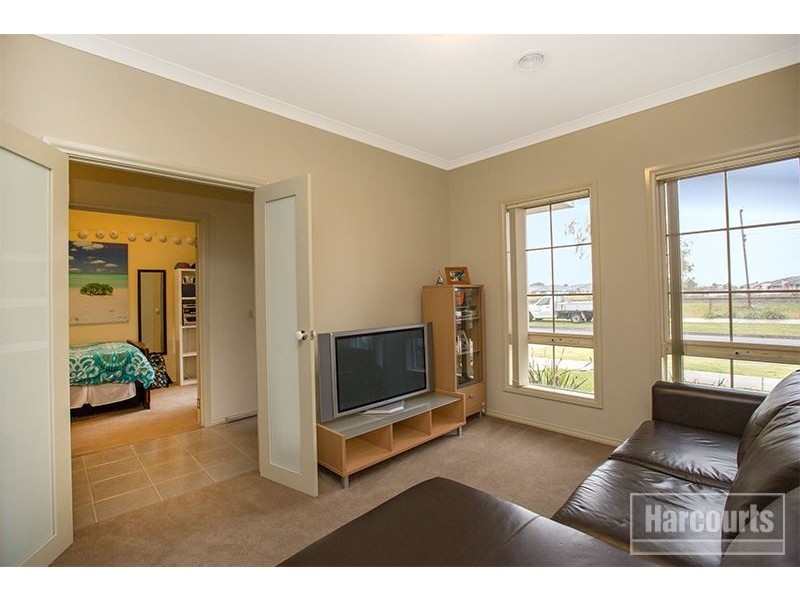 12 Lagoon Row, Officer VIC 3809