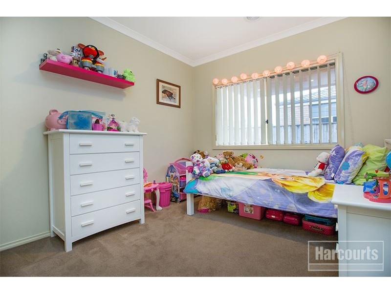 12 Lagoon Row, Officer VIC 3809