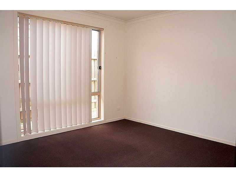 38 Wakenshaw Crescent, Pakenham VIC 3810