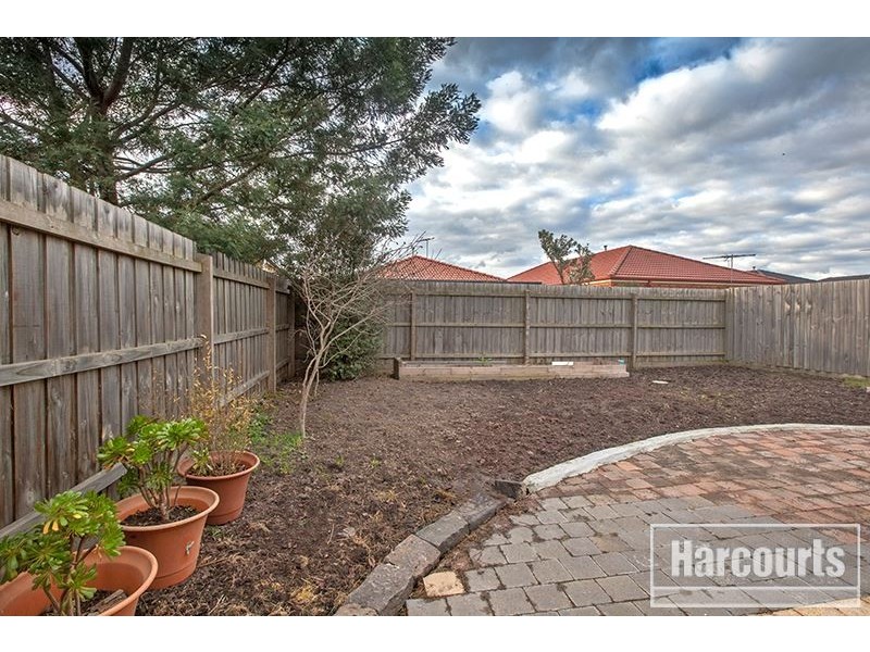 38 Wakenshaw Crescent, Pakenham VIC 3810