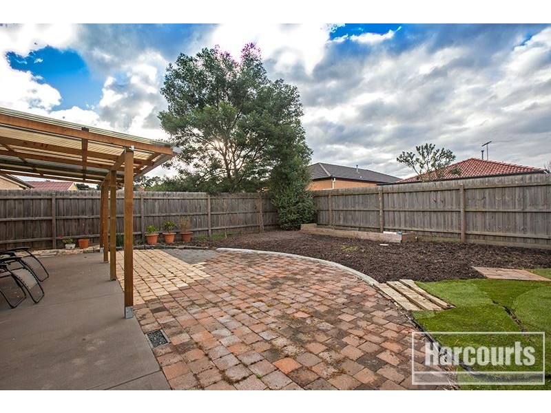 38 Wakenshaw Crescent, Pakenham VIC 3810