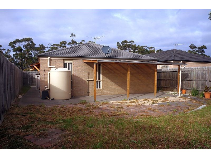 38 Wakenshaw Crescent, Pakenham VIC 3810