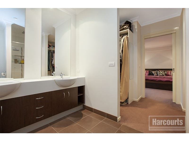 56 Bluehills Boulevard, Pakenham VIC 3810