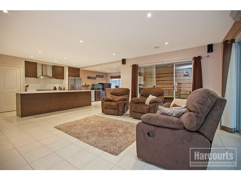 56 Bluehills Boulevard, Pakenham VIC 3810