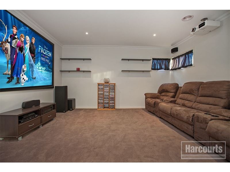 56 Bluehills Boulevard, Pakenham VIC 3810