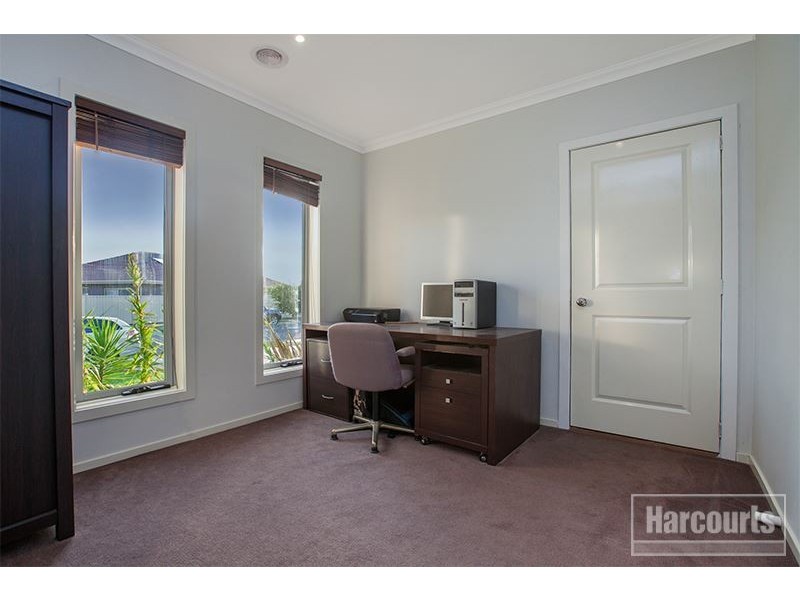 56 Bluehills Boulevard, Pakenham VIC 3810