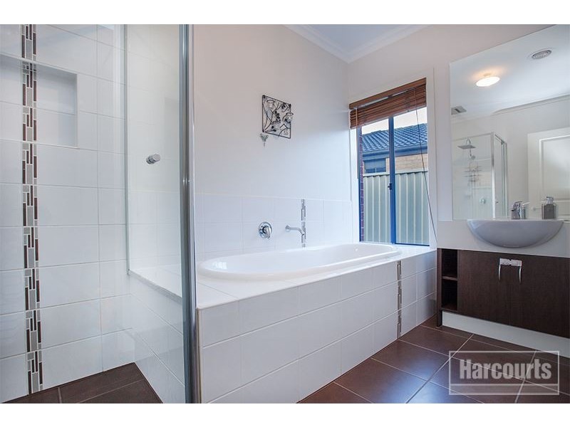 56 Bluehills Boulevard, Pakenham VIC 3810