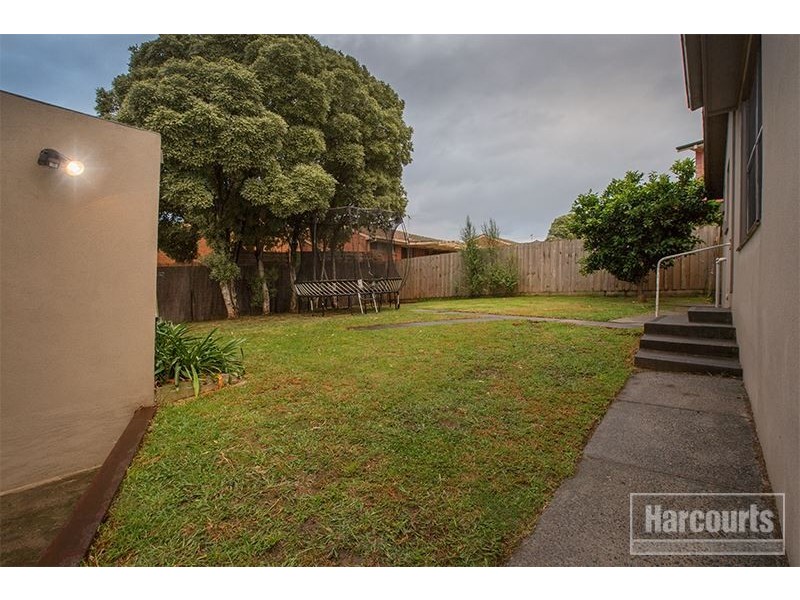 19 Deveney Street, Pakenham VIC 3810