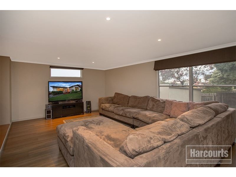 19 Deveney Street, Pakenham VIC 3810