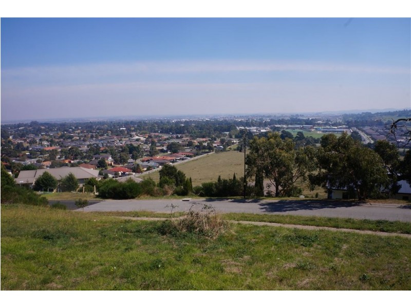 28 Highland Drive, Pakenham VIC 3810