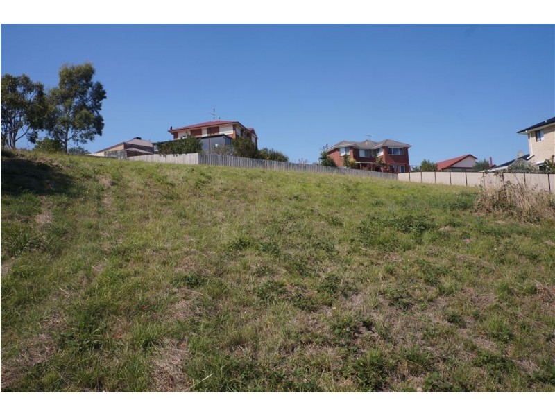 28 Highland Drive, Pakenham VIC 3810