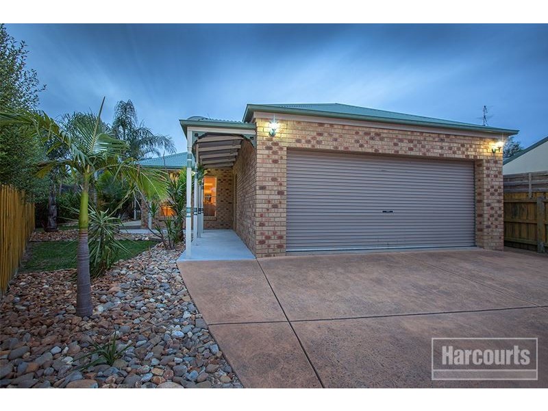 11 Claire Close, Pakenham VIC 3810