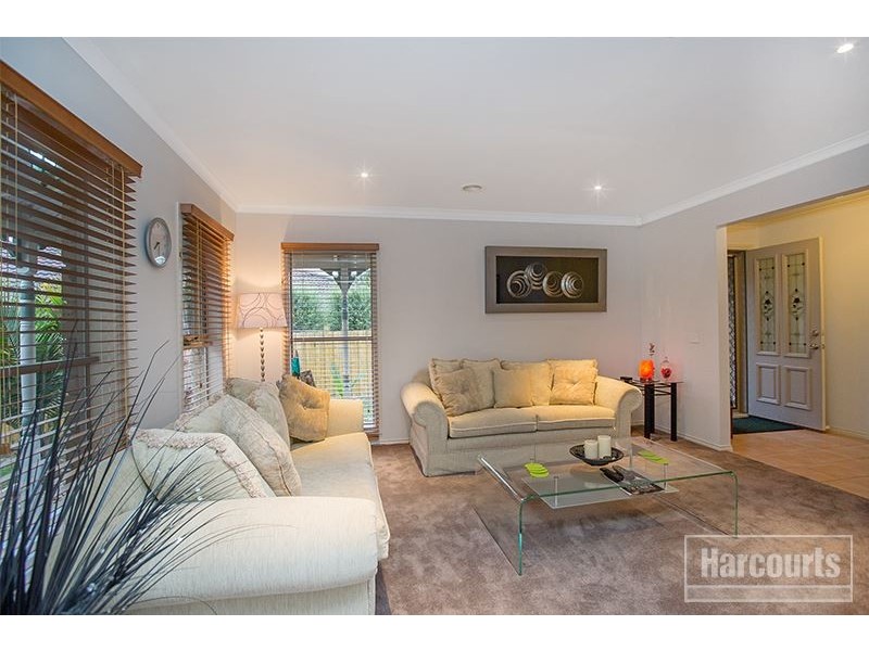 11 Claire Close, Pakenham VIC 3810