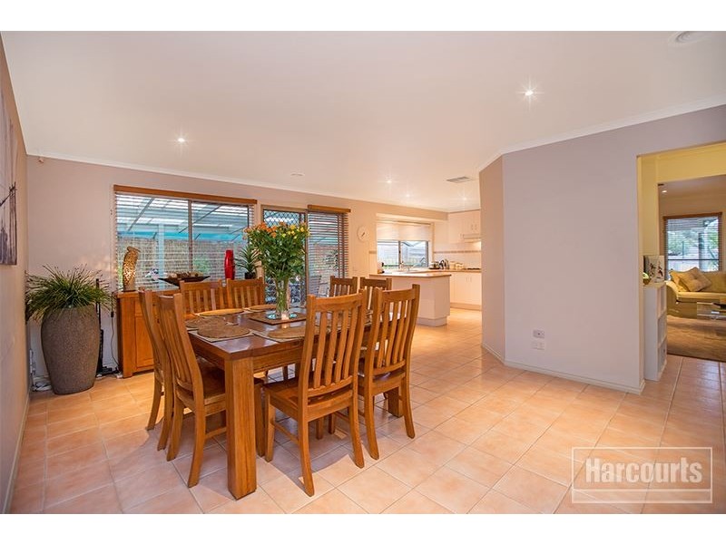 11 Claire Close, Pakenham VIC 3810