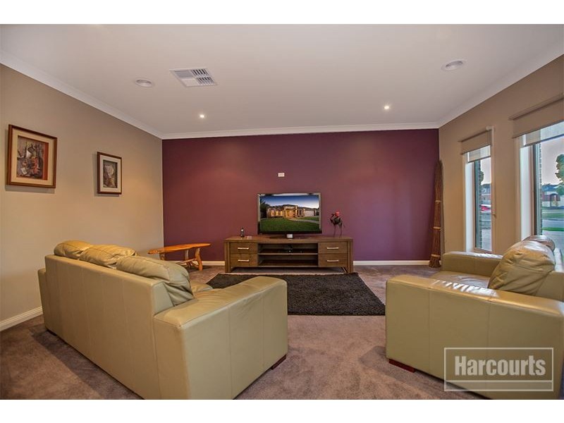 14 McAuley Avenue, Pakenham VIC 3810