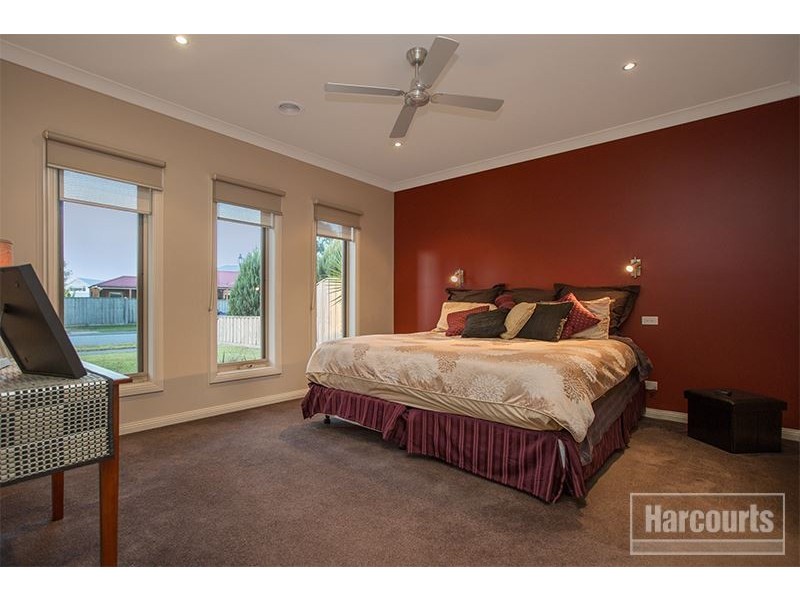 14 McAuley Avenue, Pakenham VIC 3810