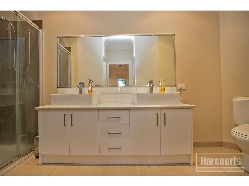 14 McAuley Avenue, Pakenham VIC 3810