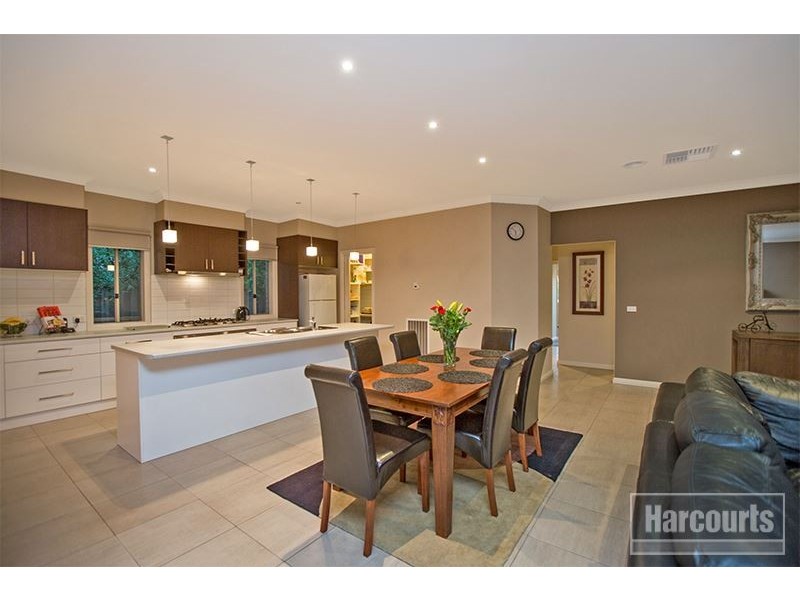 14 McAuley Avenue, Pakenham VIC 3810