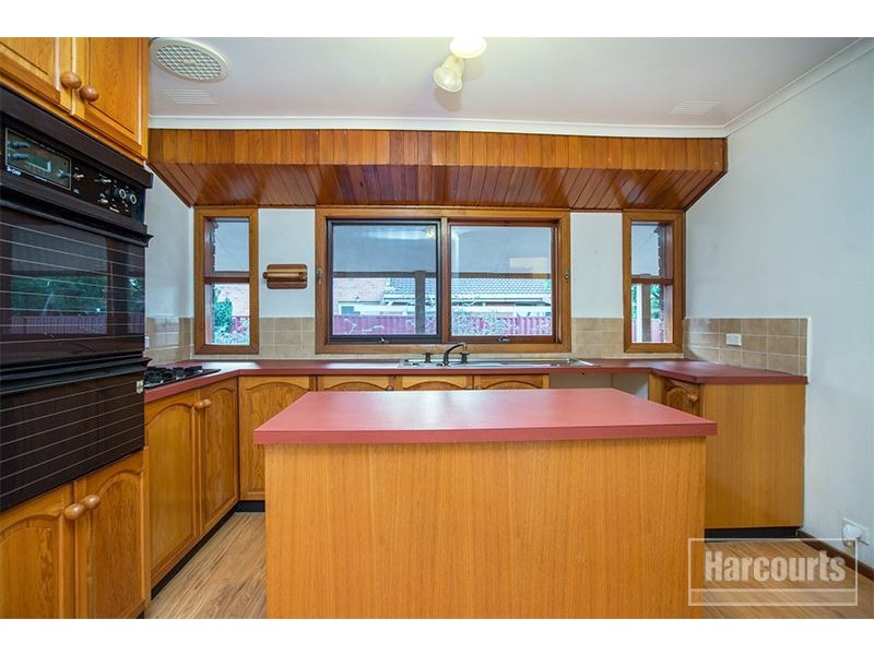 22 Strathavan Drive, Berwick VIC 3806
