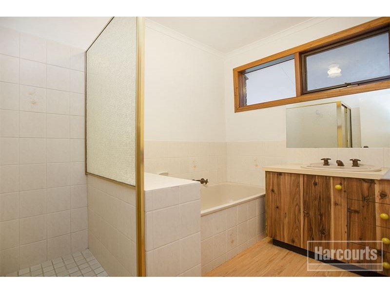 22 Strathavan Drive, Berwick VIC 3806