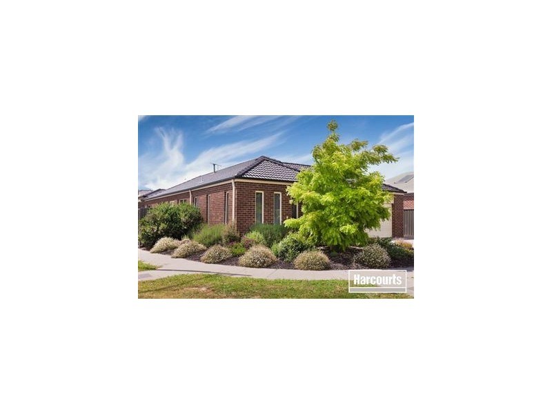 18 Britton Drive, Pakenham VIC 3810