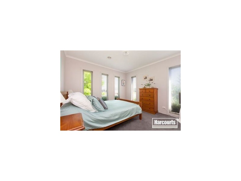 18 Britton Drive, Pakenham VIC 3810