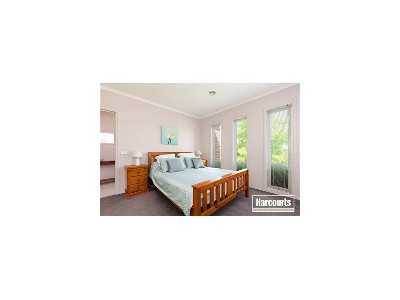 18 Britton Drive, Pakenham VIC 3810