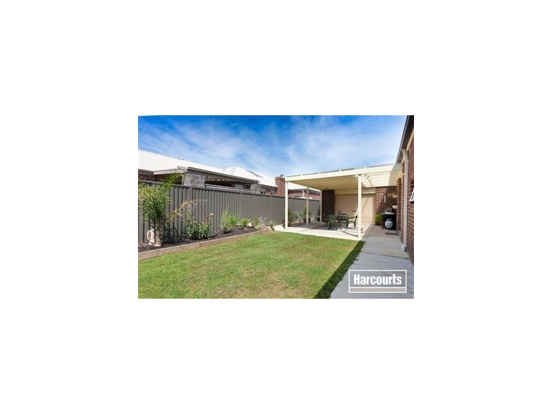 18 Britton Drive, Pakenham VIC 3810