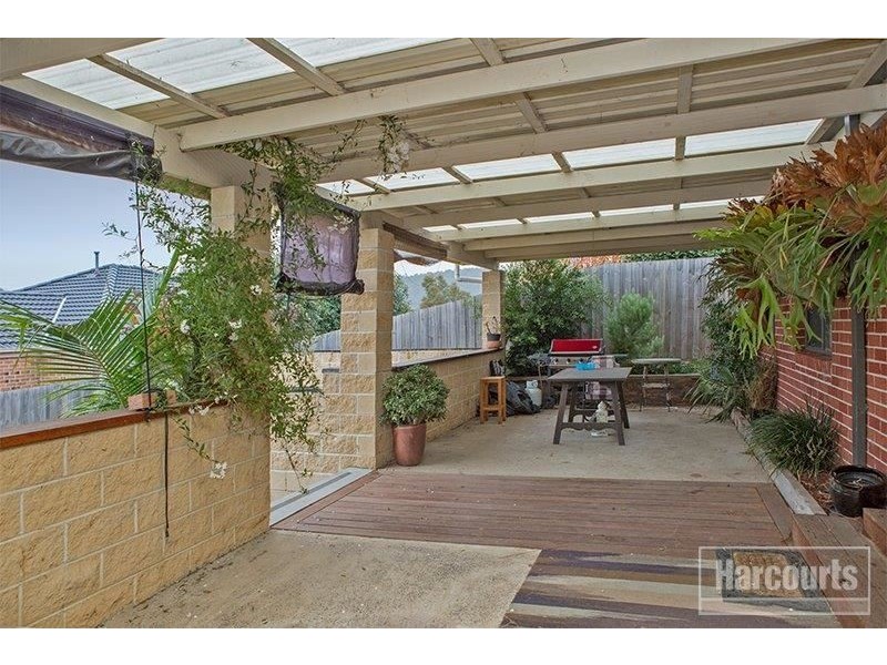 10 Wallangara Drive, Pakenham VIC 3810