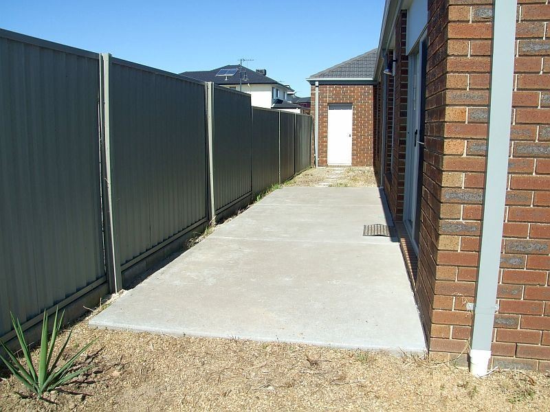 4 Petrel Circuit, Pakenham VIC 3810