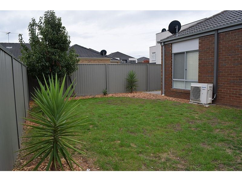 4 Petrel Circuit, Pakenham VIC 3810