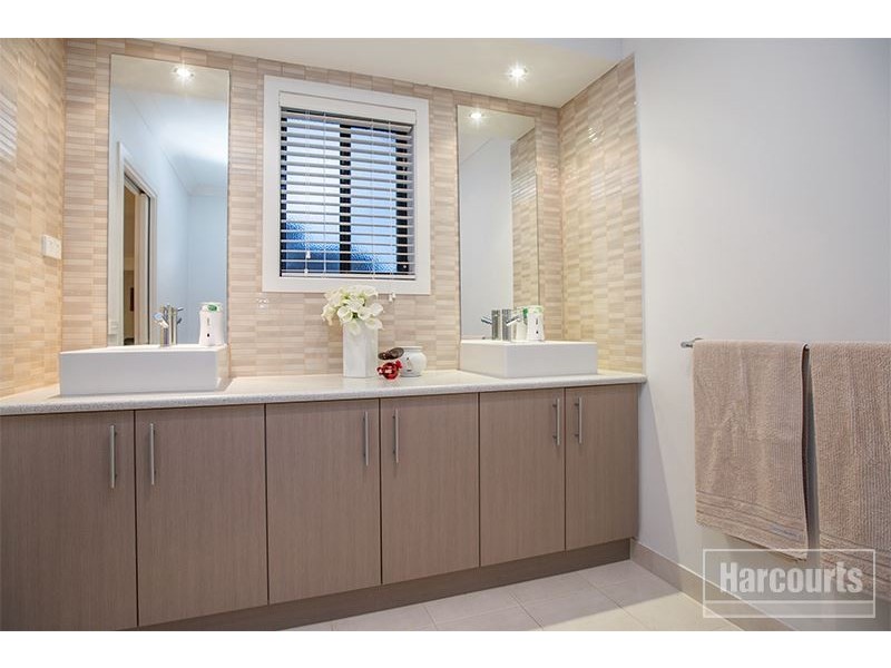 14 Sarton Link, Pakenham VIC 3810