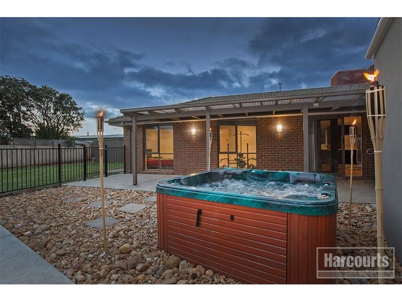 41 Barrington Drive, Pakenham VIC 3810