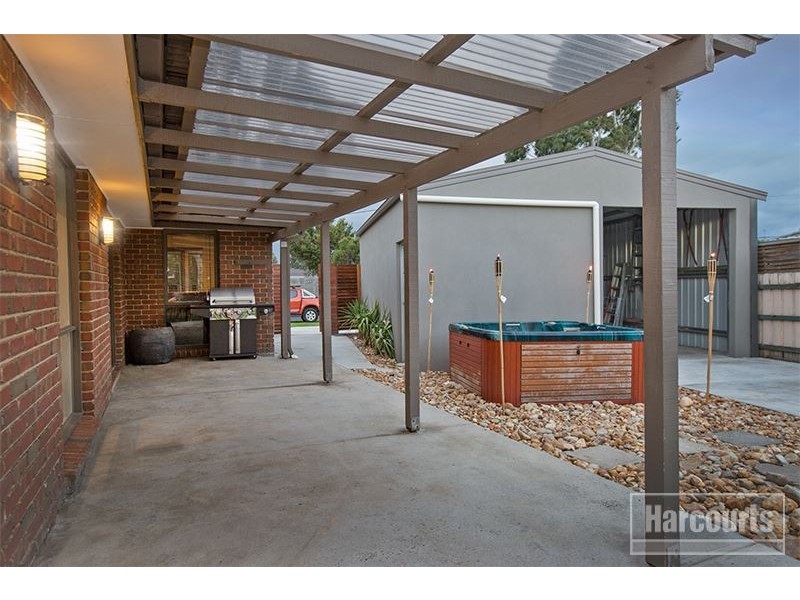 41 Barrington Drive, Pakenham VIC 3810