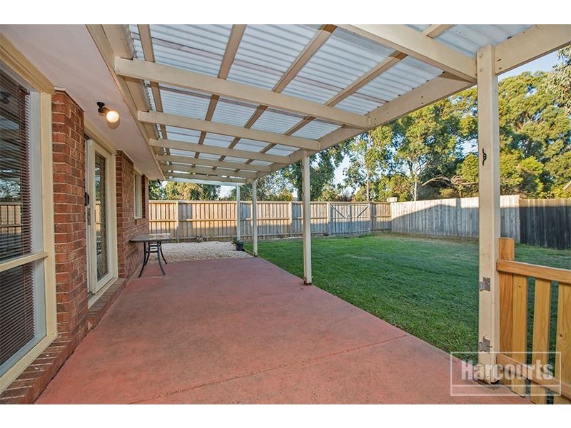 13 Duncan Drive, Pakenham VIC 3810