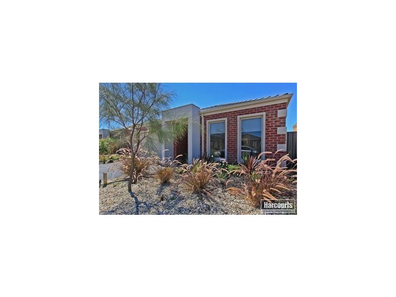 11 Maya Street, Pakenham VIC 3810