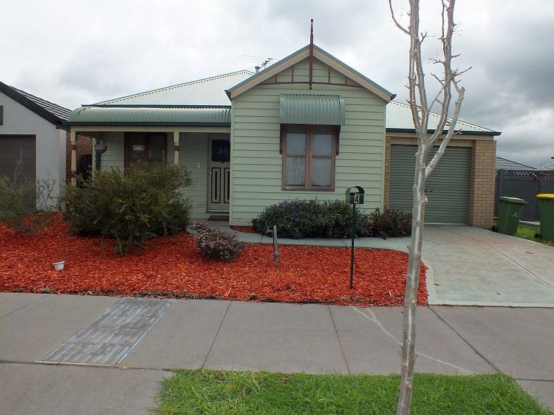 4 Sarton Link, Pakenham VIC 3810