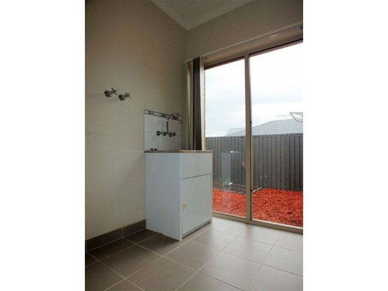 4 Sarton Link, Pakenham VIC 3810