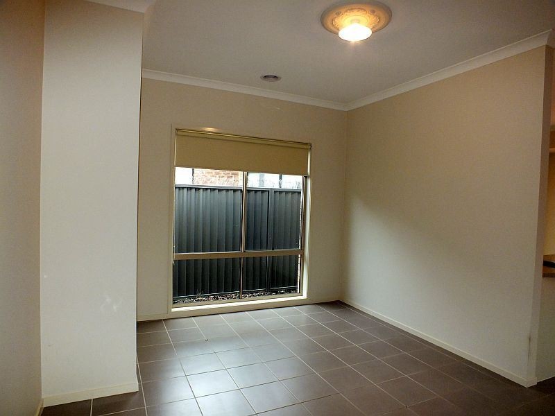 4 Sarton Link, Pakenham VIC 3810