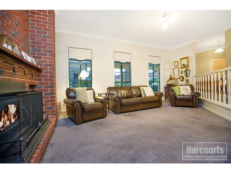 12 Andrew Court, Pakenham VIC 3810