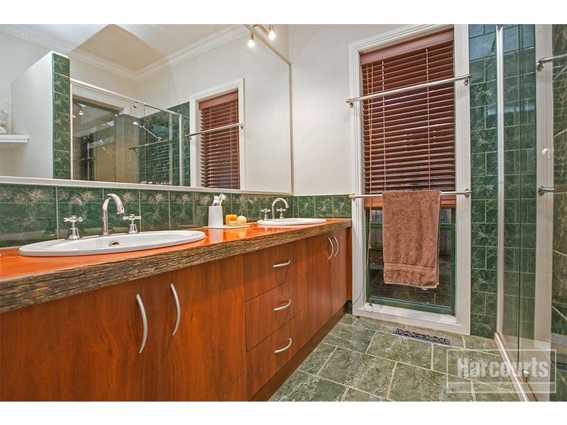 12 Andrew Court, Pakenham VIC 3810