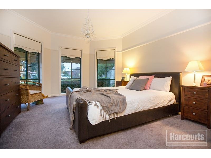 12 Andrew Court, Pakenham VIC 3810