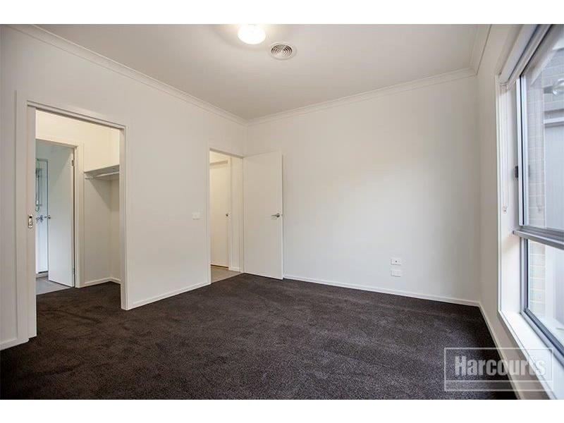 4/40-44 Golf Links Road, Berwick VIC 3806