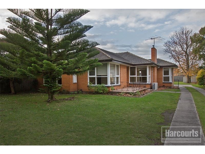 12 Henry Street, Pakenham VIC 3810