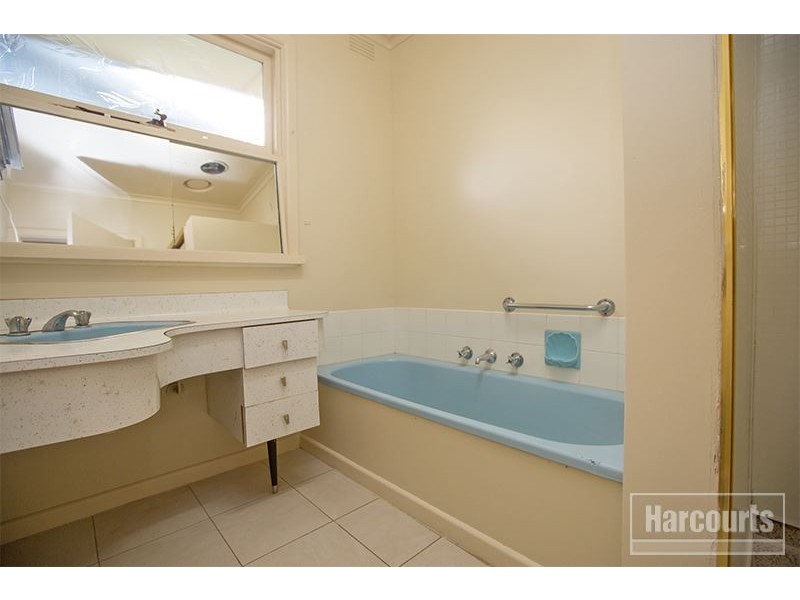 12 Henry Street, Pakenham VIC 3810