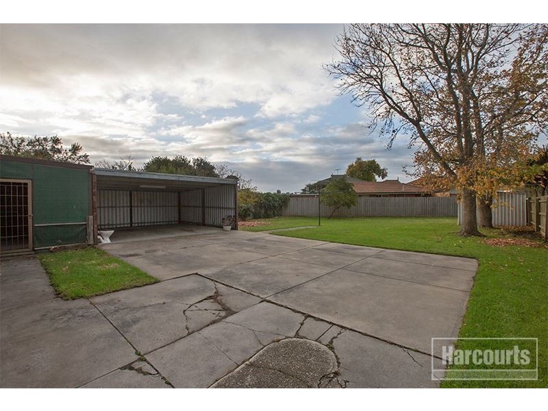 12 Henry Street, Pakenham VIC 3810