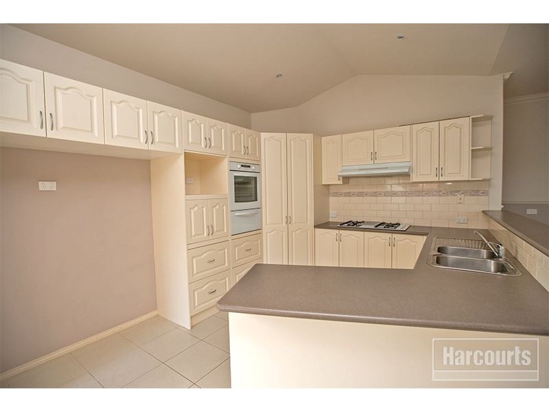 24 Henry Lawson Drive, Pakenham VIC 3810