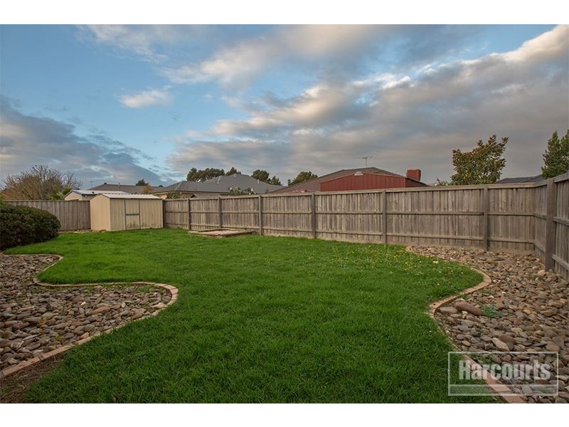 24 Henry Lawson Drive, Pakenham VIC 3810
